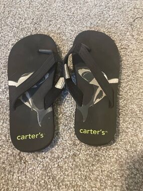 ‼️Mix and Match 3 items for $5‼️ Carter's Toddler Boys 11-12 Flip Flops